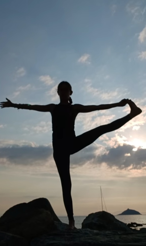 Stili: Hatha Yoga, Vinyasa Yoga, Yin Yoga, Anukalana Yoga